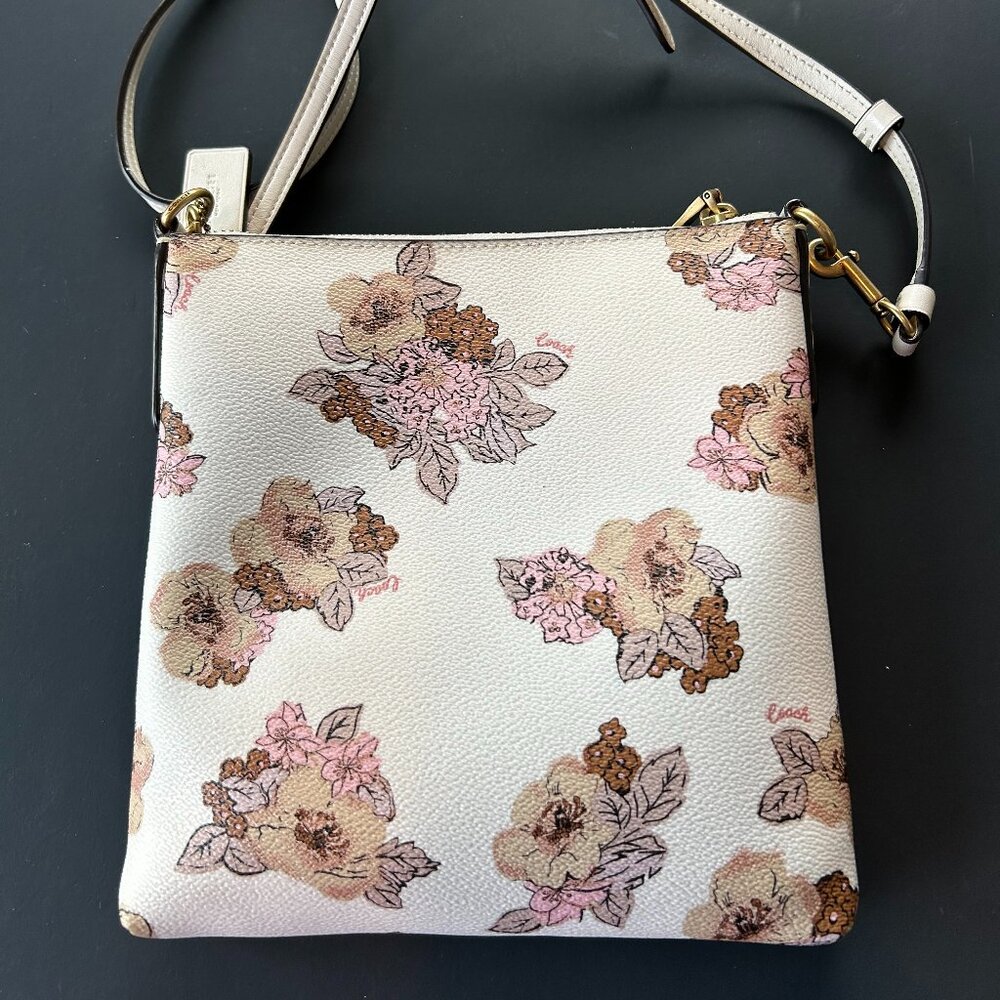 Coach Floral Bouquet Print Kitt Crossbody – Style 89590